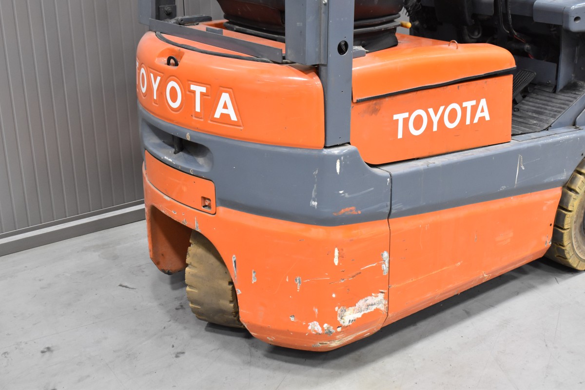 TOYOTA FBESF 12 Dreiradstapler gebrauchter Gabelstapler