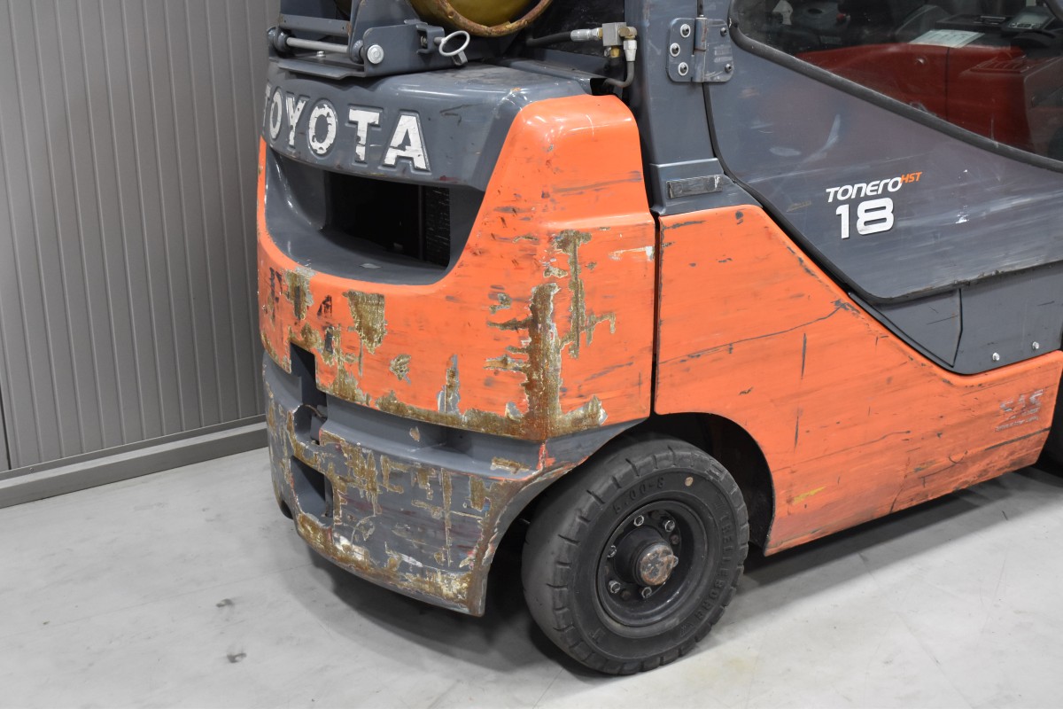 TOYOTA 06-8FG18F Vierradstapler gebrauchter Gabelstapler