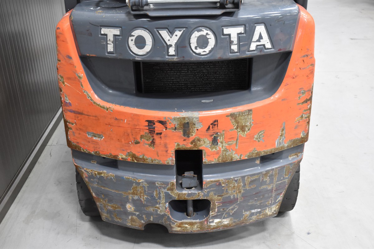 TOYOTA 06-8FG18F Vierradstapler gebrauchter Gabelstapler